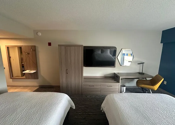 Holiday Inn Express Hotel & Suites West Chester By Ihg
