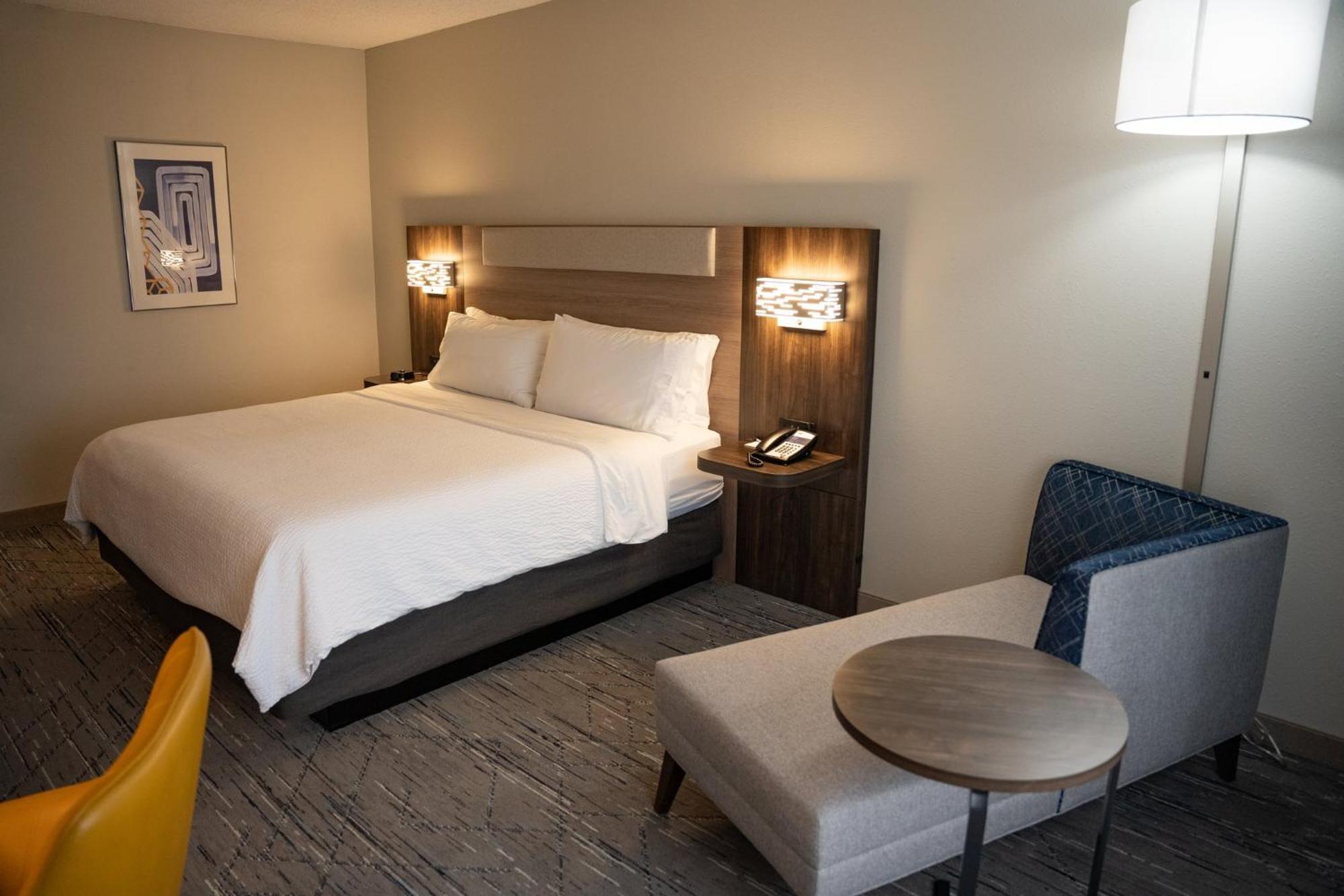 Express & West Chester By Ihg Concordville