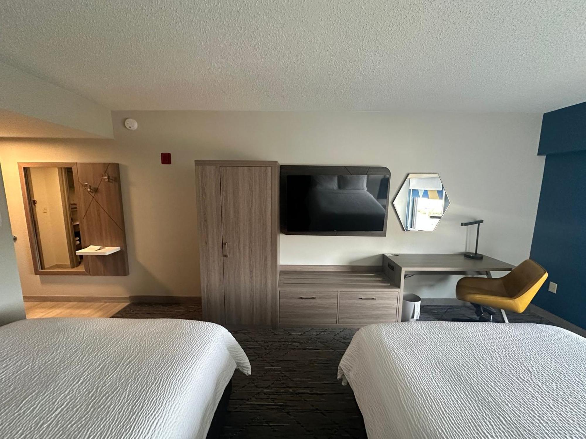Express & West Chester By Ihg