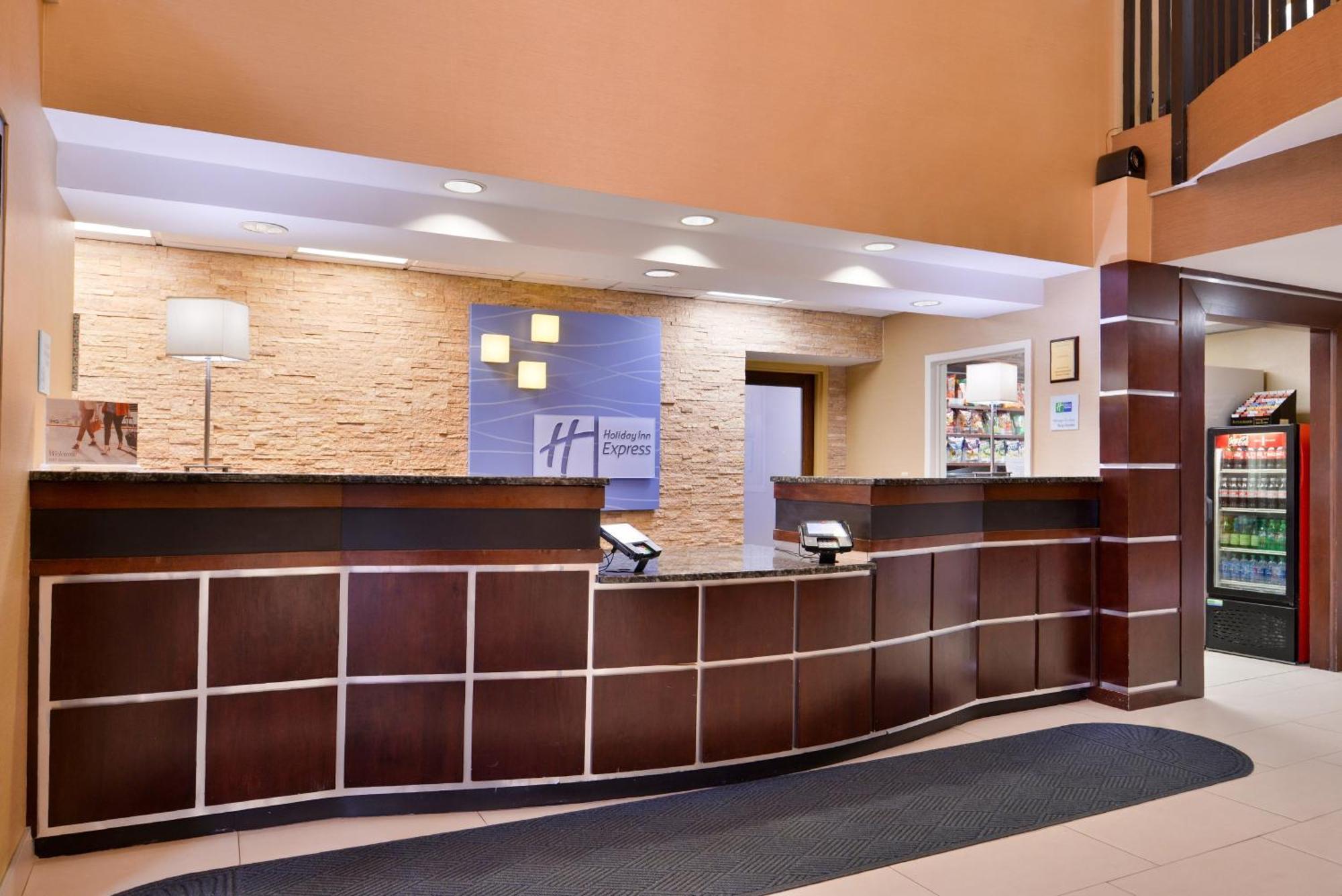 Express & West Chester By Ihg 3*