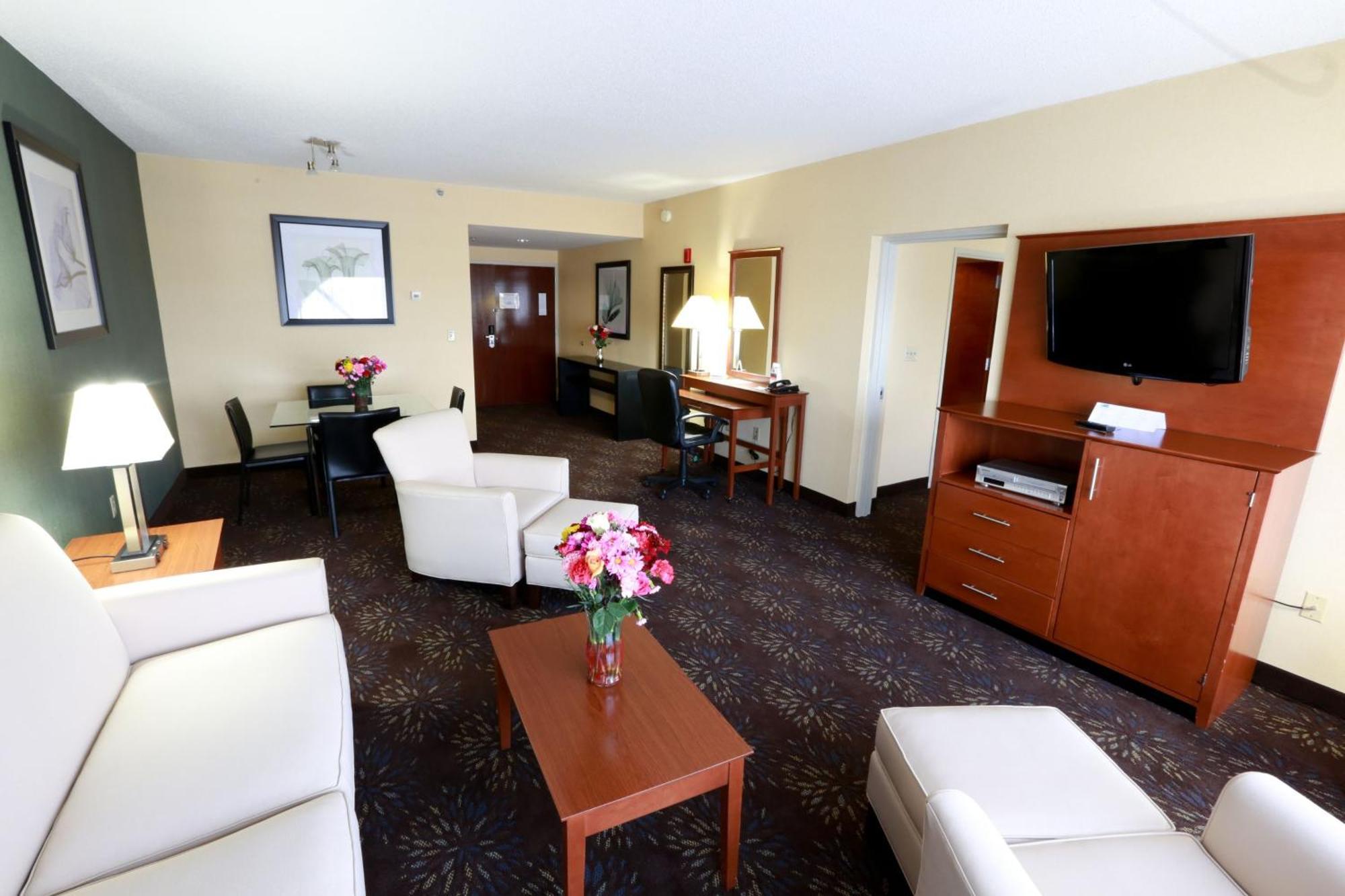 Express & West Chester By Ihg Hotel Concordville