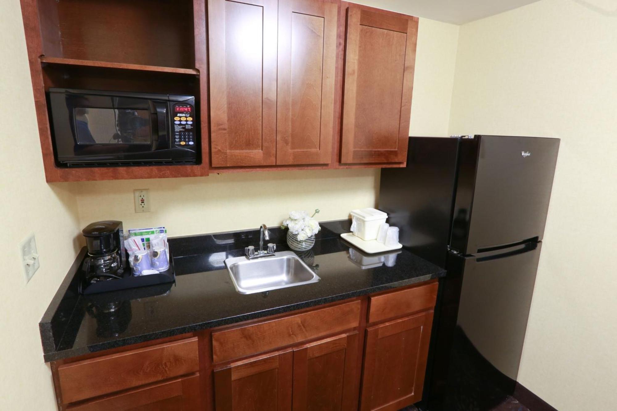 Express & West Chester By Ihg 3*