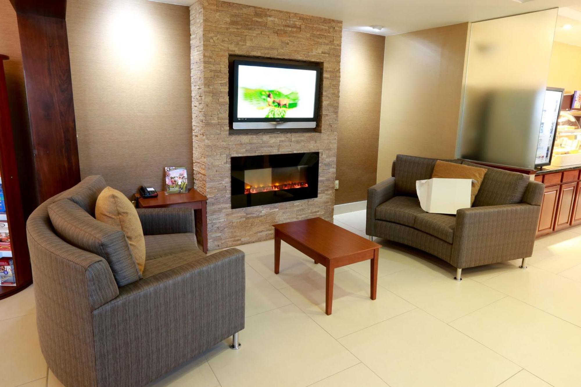 Express & West Chester By Ihg Hotel Concordville